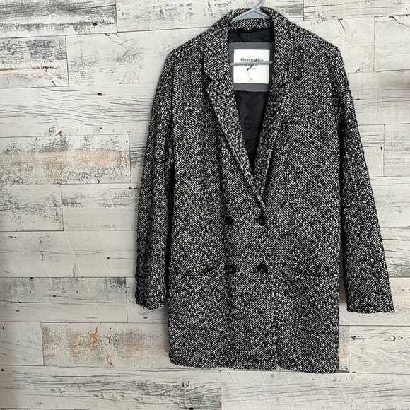 Abercrombie & Fitch Jackets & Blazers - Abercrombie and Fitch women’s coat. Size medium